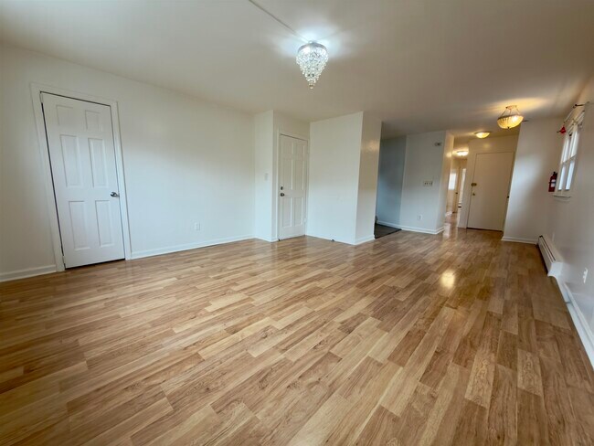 Foto del edificio - 215 Seaview Ave