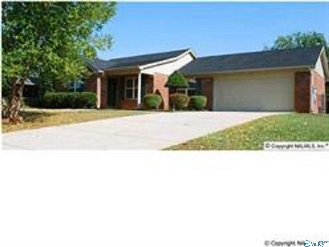 134 Poplar Green Ln, Harvest, AL 35749 House for Rent in Harvest, AL