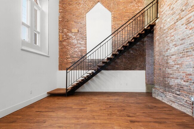 Building Photo - 380 Montgomery St
