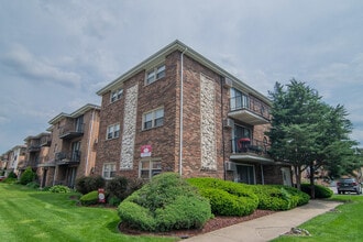 Building Photo - 1665 Harbor Ave