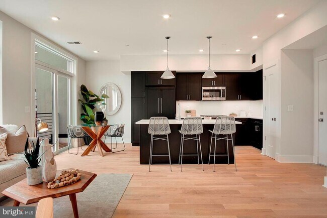 Foto del edificio - 2717 Ontario Rd NW
