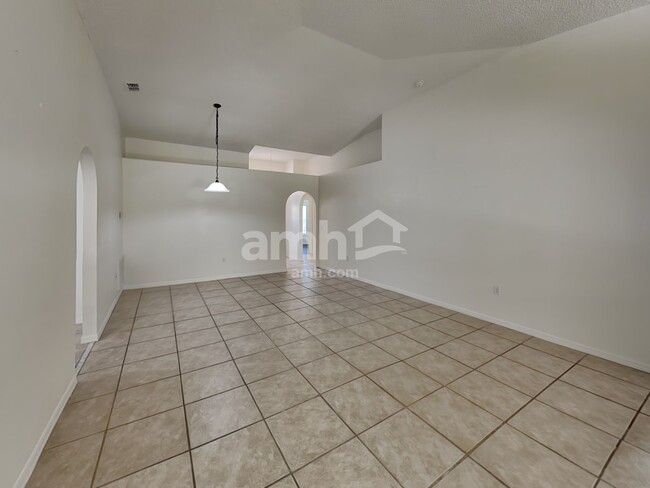 Foto del edificio - 9172 Upstream Ct