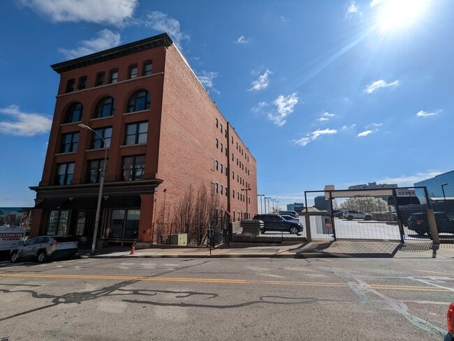 Foto del edificio - 609 Central St