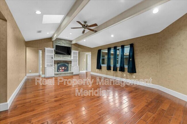 Foto del edificio - 20 Timberline Dr