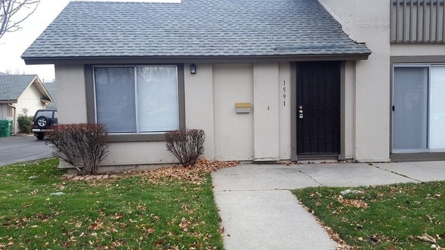 Building Photo - 1591 York Way