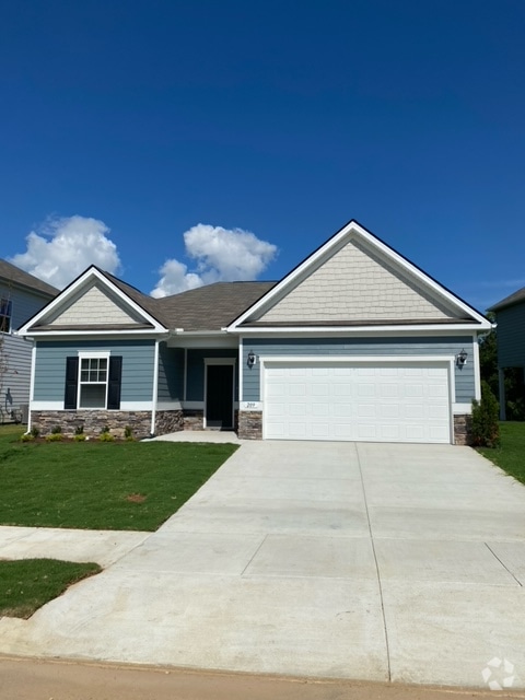 Building Photo - 209 Stonewall Dr
