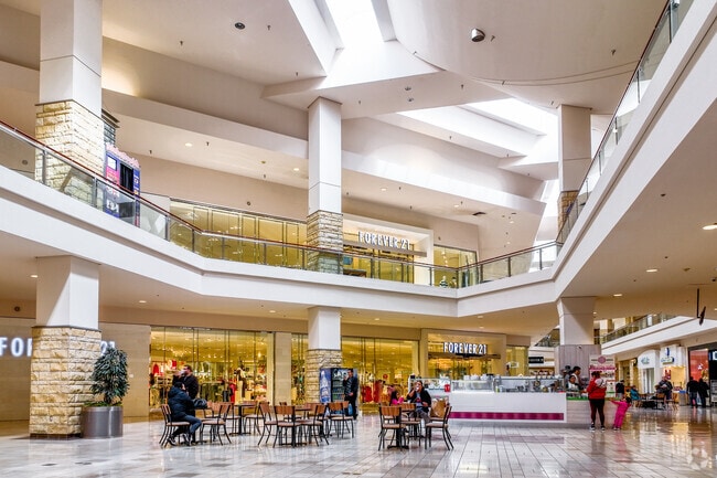 Clackamas Towne Center offer great opportunities for shopping and entertainment.