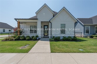 Building Photo - 6875 Garden Trail Ave