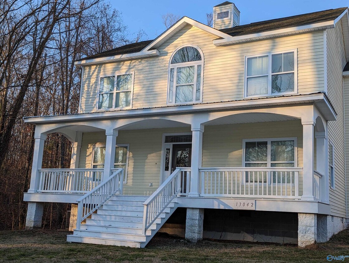 13042 S Village Square Rd SE, Huntsville, AL 35803 House Rental in