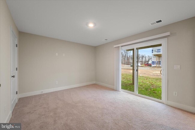 Building Photo - 180 Munsee Cir