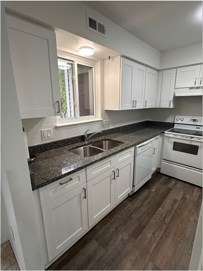 Foto del edificio - 1524 Porter Cir