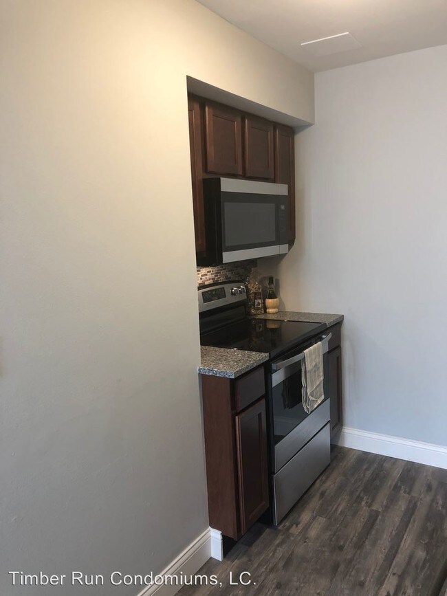 Building Photo - 2 br, 1.5 bath House - 351 Rose Marie Ct.