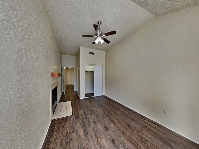 Foto del edificio - 8531 Gatlinburg Dr