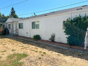 Building Photo - 677 Morva Ct