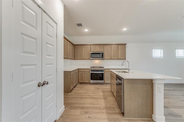 Building Photo - 4908 Pebblewood Dr