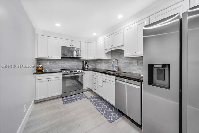 Building Photo - 4250 Galt Ocean Dr
