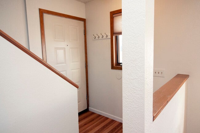 Building Photo - Mayfair 4plex