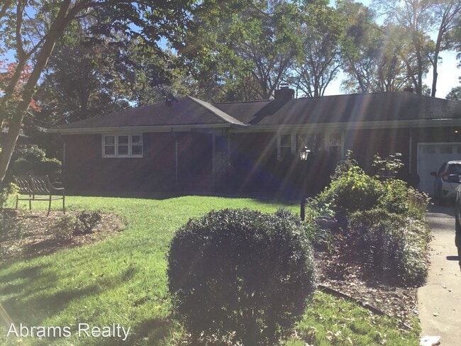 Building Photo - 3 br, 2.5 bath House - 4745 Hermitage Road