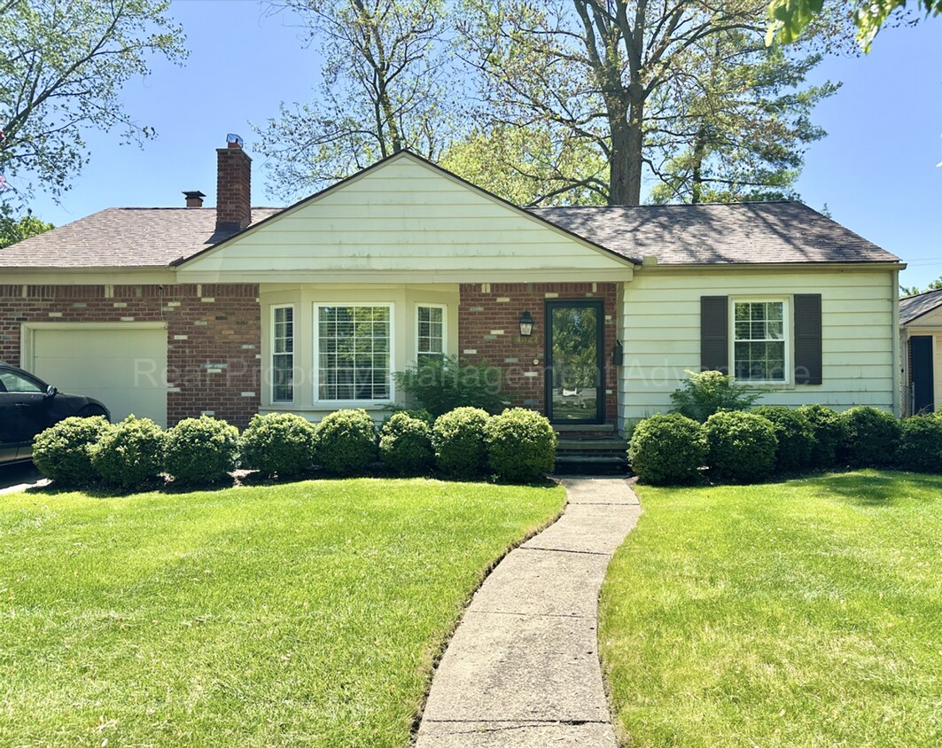 Primary Photo - Updated 3-Bed Ranch Steps from Downtown Bi...
