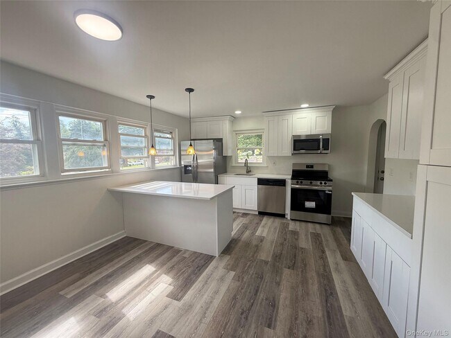 Foto del edificio - 11 Willow Ln