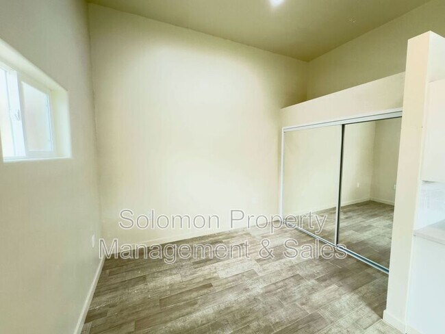 Foto del edificio - 513 N Ditmar St