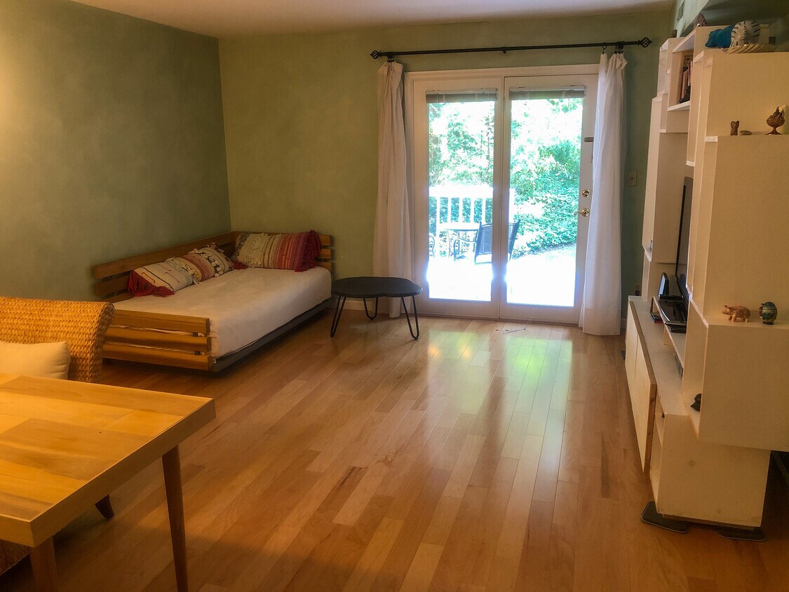 351 Pemberwick Rd Unit 916, Greenwich, CT 06831 Condo for Rent in