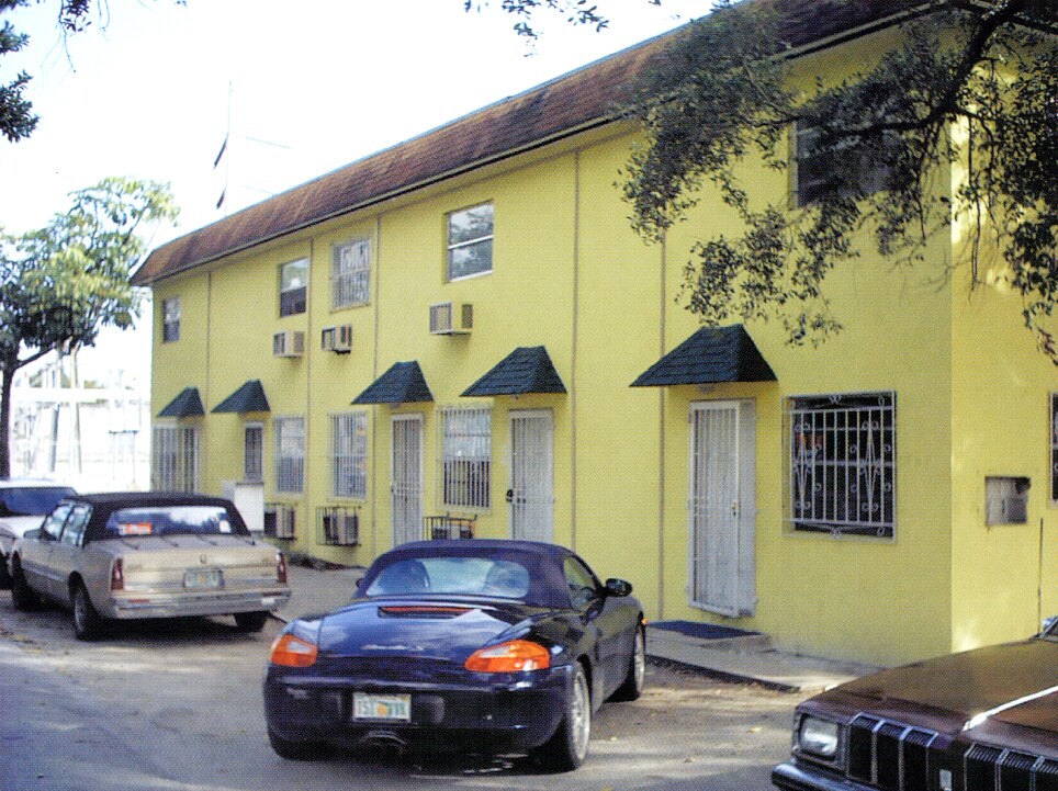 Foto del edificio - 360 NE 77th St
