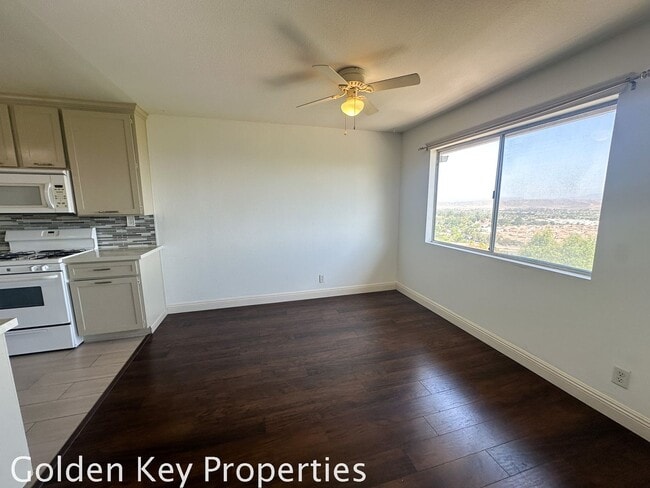 Building Photo - Beautiful upgraded 2BR condo in the Quail ...