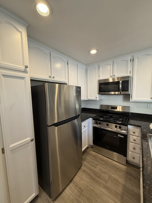 Building Photo - Villa Doheny I & II