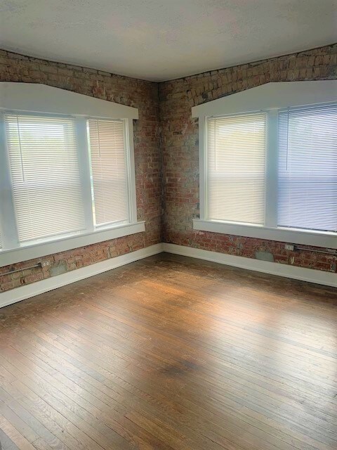 Primary Photo - 1020 Prospect Ave