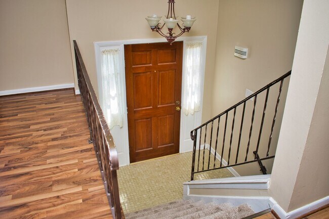 Building Photo - 12400 Southridge Drive