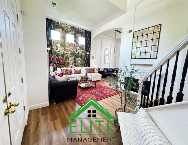 Foto del edificio - Scenic View Balcony and Beautiful 4-Bedroo...