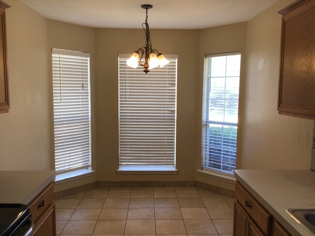 Building Photo - 1325 Misty Meadow Dr