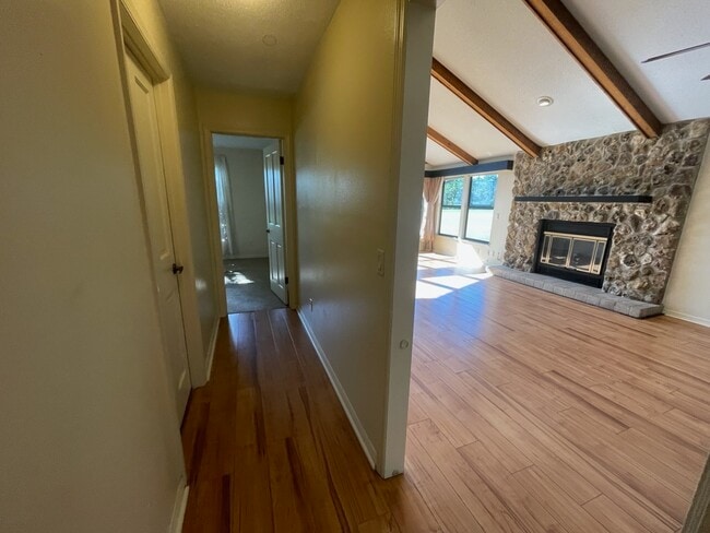 Foto del edificio - 1074 Club House Blvd