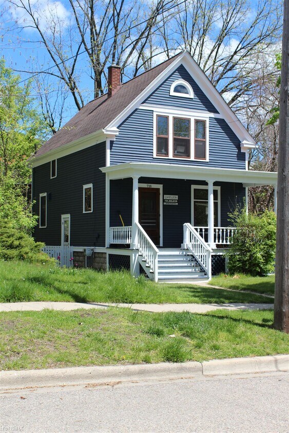 Primary Photo - 3 br, 1 bath House - 716 W Washington St