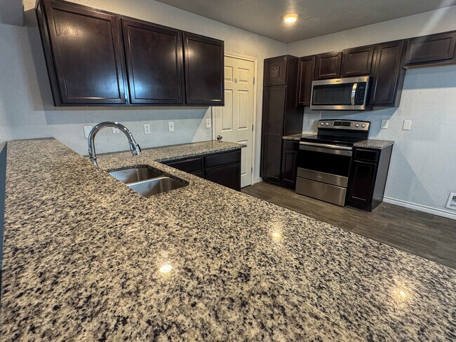 Foto del edificio - 3812 Eutopia St