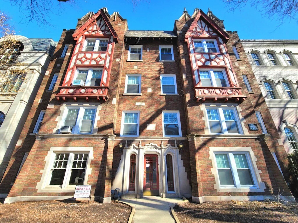 Foto principal - 2127 N Dayton St