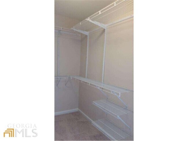 Building Photo - 600 Shadow Oaks Dr