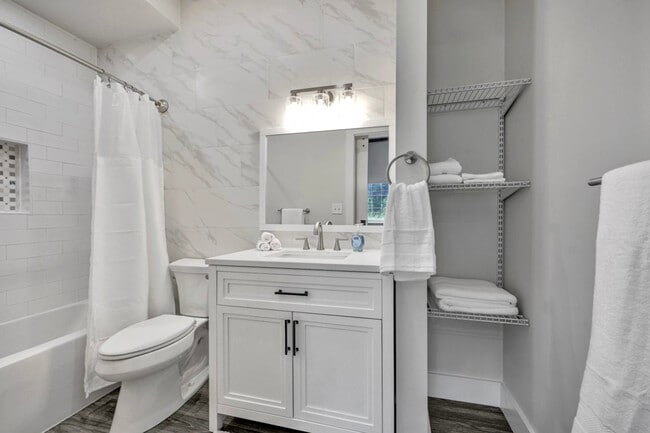 Building Photo - 900 Market Residences