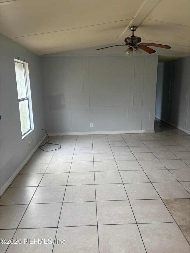 Building Photo - 105 Rhine St