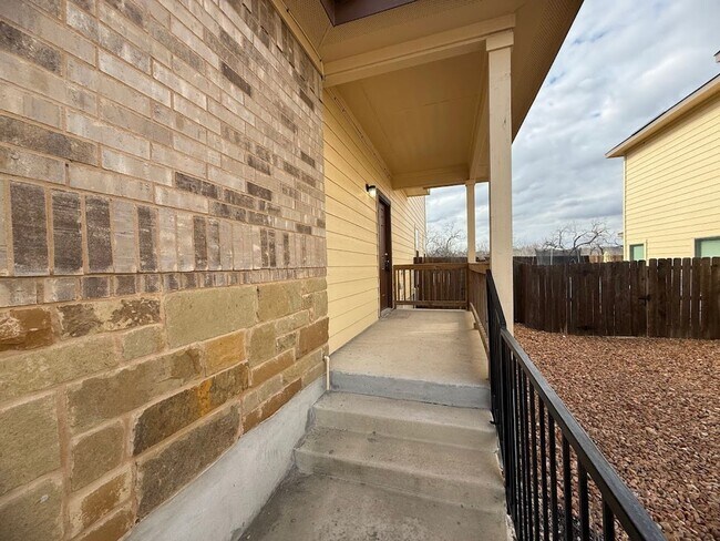 Foto del edificio - Quiet Community with Easy Access to Randolph