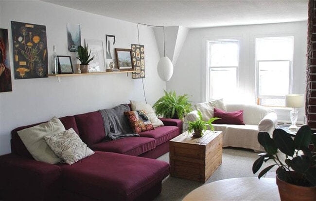 Building Photo - 395 Daly Ave