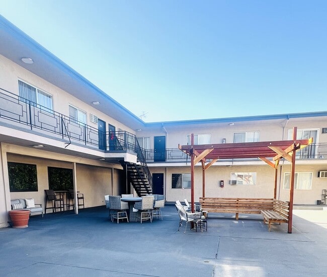 Building Photo - Chateau 16700 Devonshire Apartments, LLC