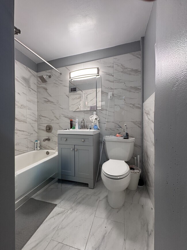 Foto del edificio - 280 Marin Blvd