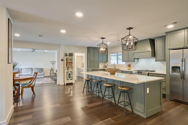 Foto del edificio - 5526 Lincrest Ln