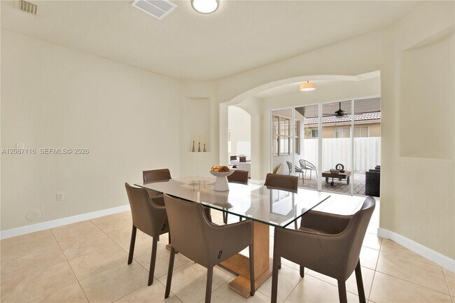 Foto del edificio - 8324 NW 115th Ct