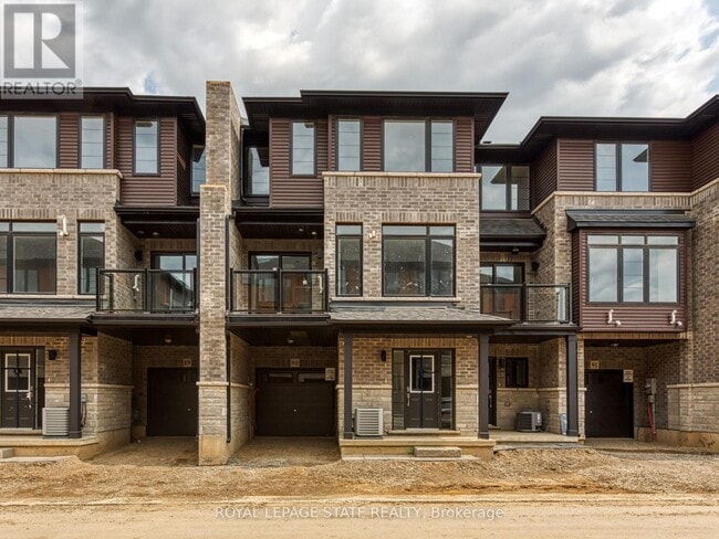 Building Photo - 461-461 Blackburn Dr