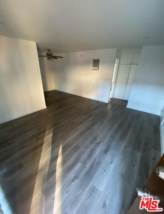 Foto del edificio - 13562 Vanowen St