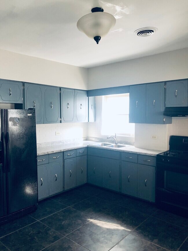 Photo - 3810 N Central Ave Apartments