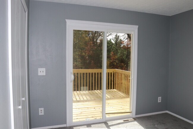 Building Photo - Downtown Roscommon / GORGEOUS Remodeled Ranch